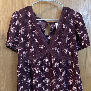 belle du jour So In‎ Love V Neck Short Sleeve Blouse